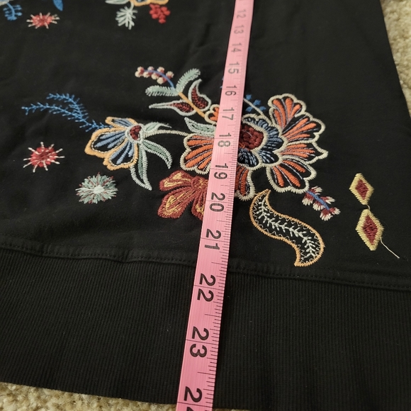 Johnny Was Denali Sweatshirt - Picture 7 of 8